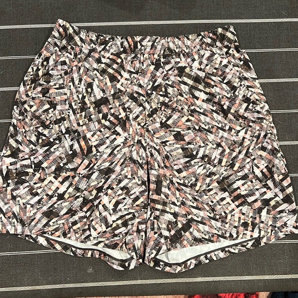 Lululemon Pace Breaker Linerless 7” XL